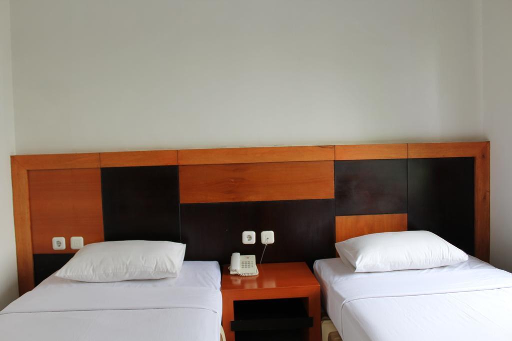 Hotel Grand Karawang Indah Eksteriør billede