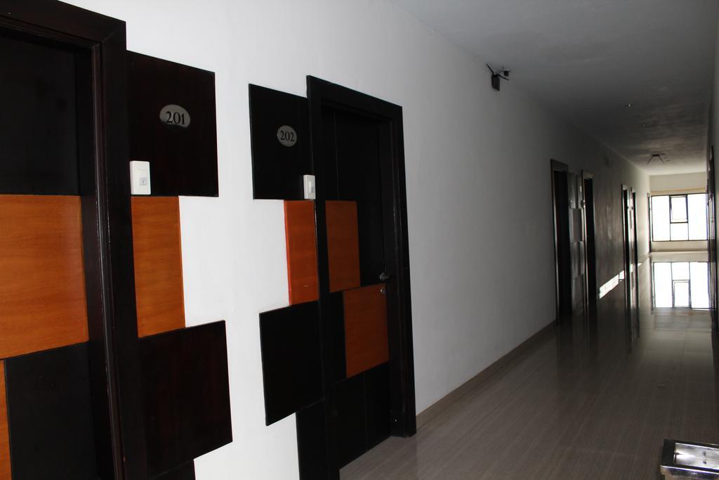 Hotel Grand Karawang Indah Eksteriør billede