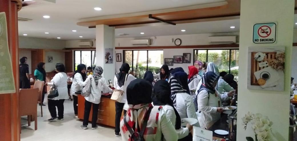 Hotel Grand Karawang Indah Eksteriør billede